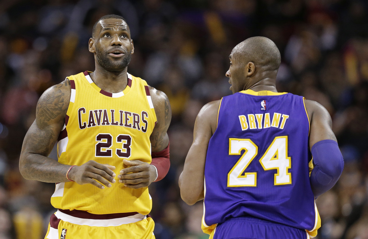 开云体育官网-圣诞夜60分不是传说!詹姆斯500+前无古人 库里一遇圣诞就隐身?