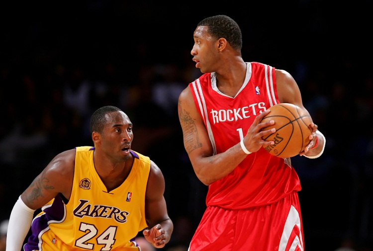 开云体育官网-圣诞夜60分不是传说!詹姆斯500+前无古人 库里一遇圣诞就隐身?