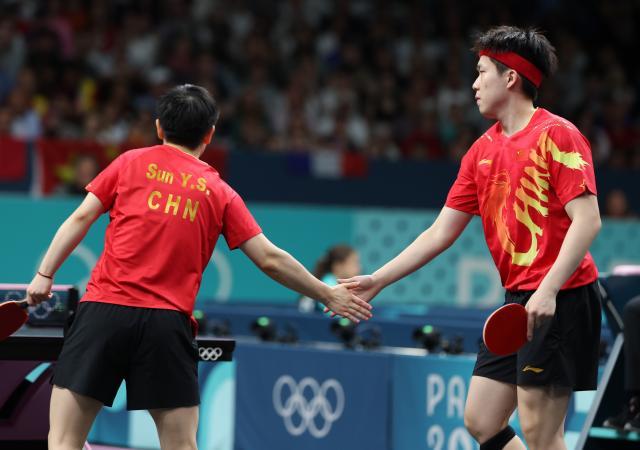 开云体育下载-拒绝爆冷!王楚钦孙颖莎混双遭遇考验仍晋级四强