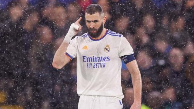 开云APP-伦敦雨夜三记响雷！本泽马欧冠连场戴帽再造神迹