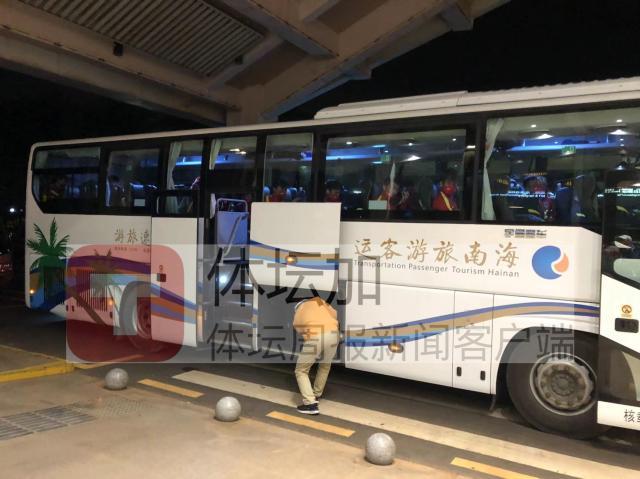 1649037773513057697.jpg 开云APP-国足、U23国足安全回家 中国足球防疫工作堪称完美