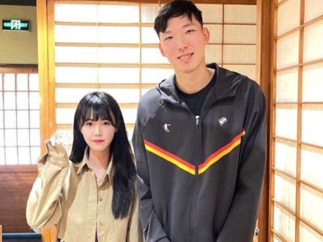 开云体育官网-周琦NBA总薪水950万,实际到手有多少?说出来你别不信|休斯敦火箭队|合同|球员|薪资|保障_新浪体育_新浪新闻